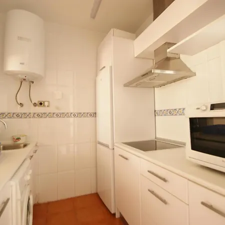 Casa A 400m De Playa, 3 Habitaciones, 2 Banos Y Jardin *