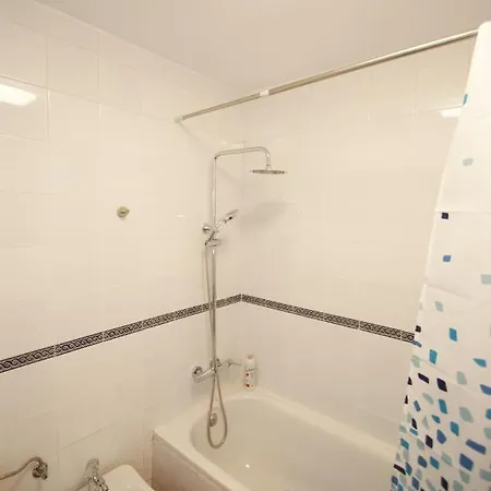 Apartment Casa A 400m De Playa, 3 Habitaciones, 2 Banos Y Jardin