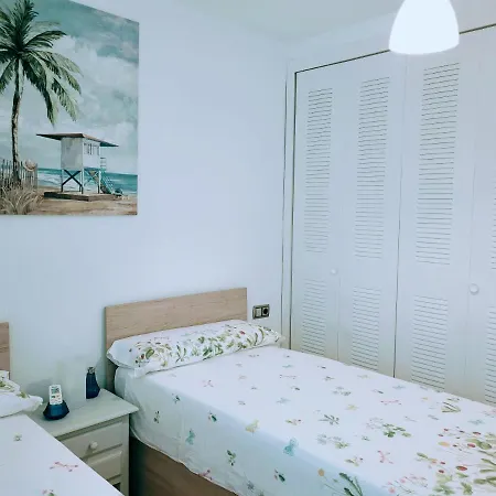 Casa A 400m De Playa, 3 Habitaciones, 2 Banos Y Jardin * Vera
