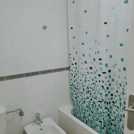 Apartment Casa A 400m De Playa, 3 Habitaciones, 2 Banos Y Jardin