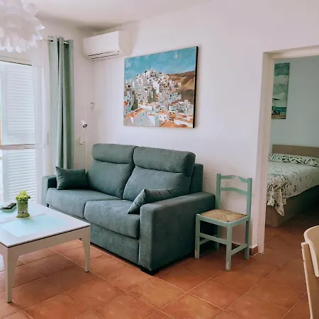 Casa A 400m De Playa, 3 Habitaciones, 2 Banos Y Jardin