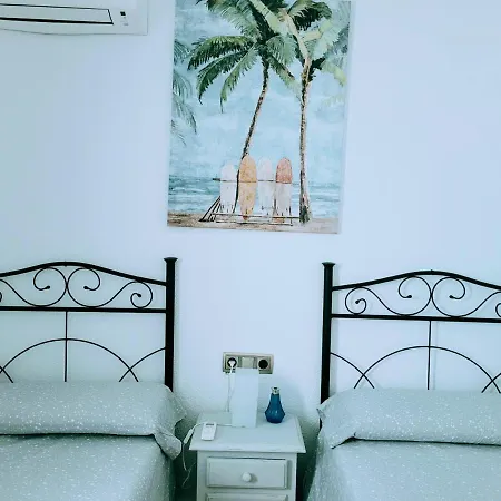 Casa A 400m De Playa, 3 Habitaciones, 2 Banos Y Jardin * Вера