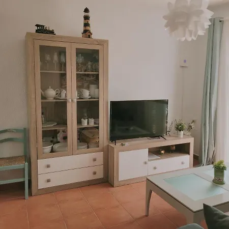 Casa A 400m De Playa, 3 Habitaciones, 2 Banos Y Jardin * Вера